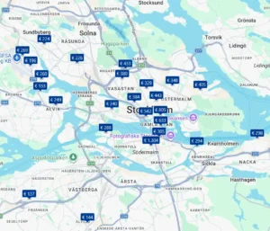 Screenshot der Google-Maps-Hotelkarte mit Hotels entlang der E4, E18 und E20 in der Nähe von Stockholm, Schweden. Jedes Hotel ist mit einem Preislabel auf der Karte markiert.