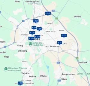 Screenshot der Google-Maps-Hotelkarte mit Hotels entlang der E4, RV55 und RV72 in der Nähe von Uppsala, Schweden. Jedes Hotel ist mit einem Preislabel auf der Karte markiert.
