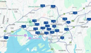Screenshot der Google-Maps-Hotelkarte mit Hotels entlang der E6, E16, E18 und Rv. 4 in der Nähe von Oslo, Hauptstadt von Norwegen. Jedes Hotel ist mit einem Preislabel auf der Karte markiert.